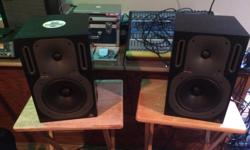1 matched pair of Behringer Truth B2031 Monitors high resolution reference studio monitors.
Professionally bench tested.
In original boxes, low use, non-smoking studio.
Great for DJs and Project Studios.
$275 FIRM
Text me 250-510 0694