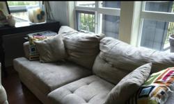 Cindy Crawford beige suede couch for sale. Needs a good cleaning... Small spill stain on back right side that should come out with a cleaning. Make me an offer !
Can deliver if needed
This ad was posted with the Kijiji Classifieds app.