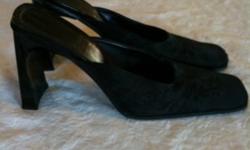 Black satin with embroidery and black rinestones, size 8
This ad was posted with the Kijiji Classifieds app.