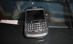 Blackberry Bold 9780 with virgin in excellent condition comes with otter box and leather carrying case, orignal box disk and charger asking 100.00 or best offer
