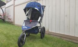 Bob Revolution Jogging stroller. Good condition and very easy to use. Front wheel can be locked in place for jogging, or unlocked for easy turning.
Infant car seat adapter included.
Folds easily for the car trunk or storage.