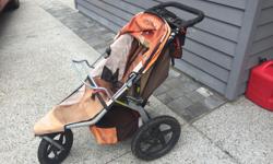 Well loved BOB stroller. Everything works fine, but the canopy is a bit loose after 7 years (but still keeps baby dry if you're walking in the rain).
Sun bleached faded orange ... looks great!
Thank you for looking