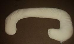Clean, no stains, comes in original bag. Total body pillow. If you have a hard time sleeping while pregnant or after having the baby, this thing is great for keeping your body in line. Great for a nursing pillow too.
Will NOT deliver, will NOT meet half