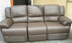 BRAND NEW genuine leather (not bonded leather) recliner sofa (3 seater)
2 recliners at both ends.
Color available in BROWN
Price tax included.
Delivery can be arranged.
Please call 6 0 4 - 7 2 2 - 3 6 3 6