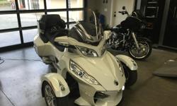 2011 Can am Spyder rt limited
excellent condition. New tires. just had service and complete inspection at Ladysmith Motosports. includes factory gps and luggage. stored inside. upgraded rear lights and floorboards upgrading to 2017 rts limited so that why