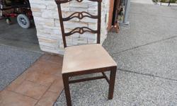 Beautiful wooden chair with upholstered seat.
Got a project? Chalk painting?
Or use it as it is.