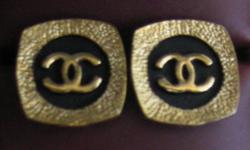 Chanel Earrings - Authentic
Chanel logo design in black and gold
Size: 1/2" x 1/2" approx
For pierced ears
Stamped on back
*Local in person cash transaction only please. No shipping no paypal, thanks.
Price is firm.