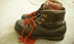 Rigid and indestructible climbing boots, leather. Men's boots, size 8 1/2 UK