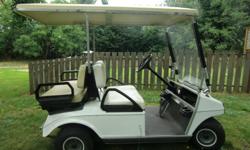Like new Club Car golf cart, excellent shape, new batteries last year, , 48 volt system , , good tires, no damage, charger included, Mirrors, lights, etc. low useage . NOW $3000 Located in Duncan.
call 250 732 5904 for more info
trailer avaliable for sale
