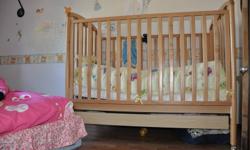 Available is a Sorelle Convertible Crib.
* solid wood & wood products. Beautiful gender-neutral maple colour and in excellent/like new shape.
*lower storage drawer with glides
*dual wheeled casters
*side rail drops with one hand operation
*converts to a