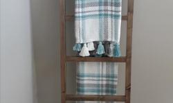 Blanket ladders 5' or 6' available
Great home decor item use them in any room.
custom colors and orders available.
Professionally finished makes an awesome gift
Located in MILL BAY