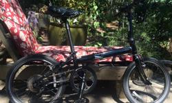 Dahon Speed8 Folding bike with lock.
Seldomly used. Seat doubles as air pump for tires. Great condition.