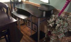 desk For Sale
Black and silver
pull out keyboard shelf, monitor shelf, yower self
good shape
$40