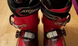 Men's Atomic Live Fit 80 Ski Boots size 30.0 (size 11 men's shoe is what I wear)
Worn only 3 times. Only selling because I injured my back and cannot ski.
These boots are mint. Super comfortable and great for anyone with a wider foot.