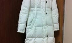 Women's Esprit Full-length Down Jacket for yourself or as a Christmas present!!
Color: White
Size: M ( size 4-6) ; Hits below knee; approx. 43 inches from shoulderline
Condition: brand new condition (worn once during fitting), in the original packaging
?