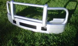 Bumper for F250-F350 Trucks, Bumpers in great shape, no dings or sctratches, has mounths for lights, easy to instal, uses factory mounts. come off a 2000 f250 mounts should fit up to new 403 505-1526 JR
