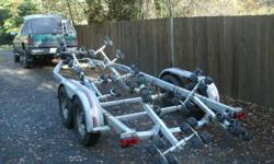 EZ loader 7000lbs boat trailer
Brand new brakes, tires & bearing recently service. Good for boat
23-27 feet