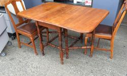 Folding Table with leaf folded 36" x 21.5" x 31" High
when fully set up 36" x 63" the leaf is 10"
11am-5pm Mon-Sat 2612 Bridge St
Junk & Disorderly Used Furniture
Buy Sell Trade