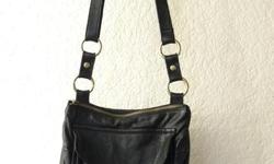Black genuine leather FOSSIL shoulder bag for sale, send me an offer!