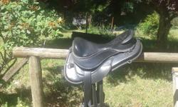 The Freeform Enduro X Cutback Treeless Saddle adjusts perfectly to the back of the horse and to the build of the rider, this saddle allows you to become one with your horse as it provides unbelievable close contact while protecting the comfort of both