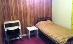 Furnished room available now.
Located near Victoria dr and 41Ave.
Main level of the house
Rent includes EVERYTHING!! heat, hydro, hot water, Hi-speed internet, cable, funiture in the room and Laundry.
30 mins to Downtown Vancouver BY BUS
40 mins to UBC BY