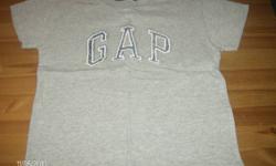FS: GAP Boys Grey Logo Tee Shirt Size 4/5
I have a boy?s Gap grey short sleeve logo tee shirt. It is in great condition and is size 4/5.
It is $3    
Located in the Mapleview Mall area