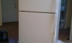 Nice, clean GE fridge. $200 obo. Smaller 32".
28 w x 68 h x 28 d
Renovating. Must go