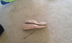 Size 11C Capezio Pink ballet slippers. Bought Aug 2014. Daughter outgrew them