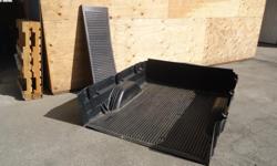 Box Liner for Short Box GMC Pickup
78" Box Length
Good Condition - no holes or cracks
Located in Chemainus