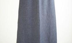 Grey Drawstring Long Skirt with Side Slits
- drawstring waist
- size S/M, waist: 25-35", hip: 36-40", length: 37", side slit: 15"
- like new, in excellent condition
- $5 firm