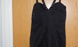 Guess dress, black, size large. Padded cups, zipper in the back, adjustable straps. Can be worn with or without straps. Never worn, tags still on. Dress on hanger does no justice.
Paid $118.00 + shipping
Asking only $70.00