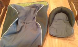 Head hugger and boot bag for a zooper stroller. Hardly used. Free.