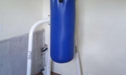 75lb heavy bag with stand