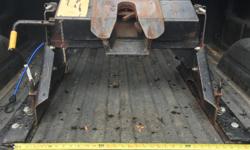 Fifth wheel hitch in good condition