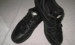 Quality walking shoes (called Bounce) by Hush Puppy in black leather, size 8.5, lightly worn...no longer used. Check my other shoe ads for great bargains, Keens, Chackos etc. Spring cleaning!