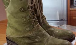 Funky moss green Sherpa lined women's Joseph Seibel boots size 38. About size 7 Hardly worn. Nice for winter and shoulder season $90. Firm. Call text or email