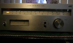 JVC JT-V11G VINTAGE SILVER FACE TUNER from 1976. Works great, located in Chemainus.
Specifications
Type: Mono/Stereo Tuner
Tuning Bands: FM, MW
Tuning Scale: Analogue
FM Tuning Range: 88 to 108 MHz
MW Tuning Range: 525 to 1605 kHz
Sensitivity: 1.8uV (FM),