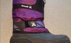 Kamik Boot size 2. For boy or girl. Black and purple.
Still in good condition.
