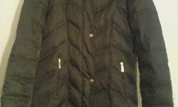 Hooded
Faux-Fur-Trim
Black
Quilted
Down
Puffer Coat