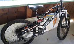 KHS DHSO Fetish
Downhill mountain bike, disc brakes, suspension
Great condition Will consider offers