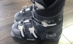 Kids ski boots, size 20.5 (fits shoe size 1 or 2).