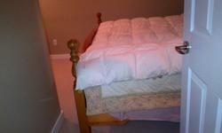 Great deal on this king size bed and matching dresser. In excellent condition!