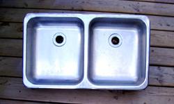 Double kitchen sink, stainless steel in good condition, make an offer, I want it gone today.
