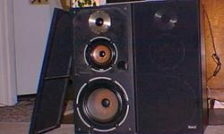 one pair of KLH 2 book shelf 3 way speakers
one pair of audio logic 3 way speakers model V806D
$50.00 takes all
audio logic made in Canada
Klh made in the USA