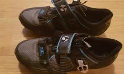 MTB Bontrager ladies cycling shoes in excellent condition. Size 39 (I wear 7.5 regular) comes with the metal clip ons.
Posted with Used.ca app
