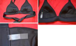 Victoria's Secret halter triangle bikini top. Size large. Sleek black! No underwire and lightly padded cups. *No padded inserts. $5
Please let me know if you need extra information. We are currently in Sidney and have limited transportation, so would