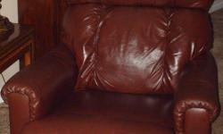 Perfect size for apartment or condo living. Leather has been carefully maintained. 18 months old and used very little.