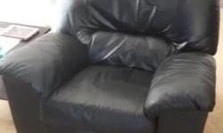 LEATHER CHAIR IN GREAT SHAPE. . TEXTING OR PHONE IS BEST. 200 OBO.
