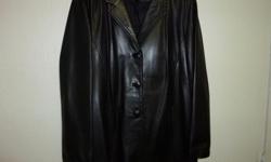 Danier Leather Jacket like new
Size XL
3/4 length
Please call text 306-536-8493