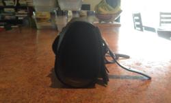 Mint condition Leather side bag
Motorcycle
This bag is good for keeping wallet, cellphone, sunglasses...
come and see
Height 4.5inch
Wide 10inch
Deep 3inch